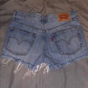LEVIS 501 DISTRESSED SHORTS